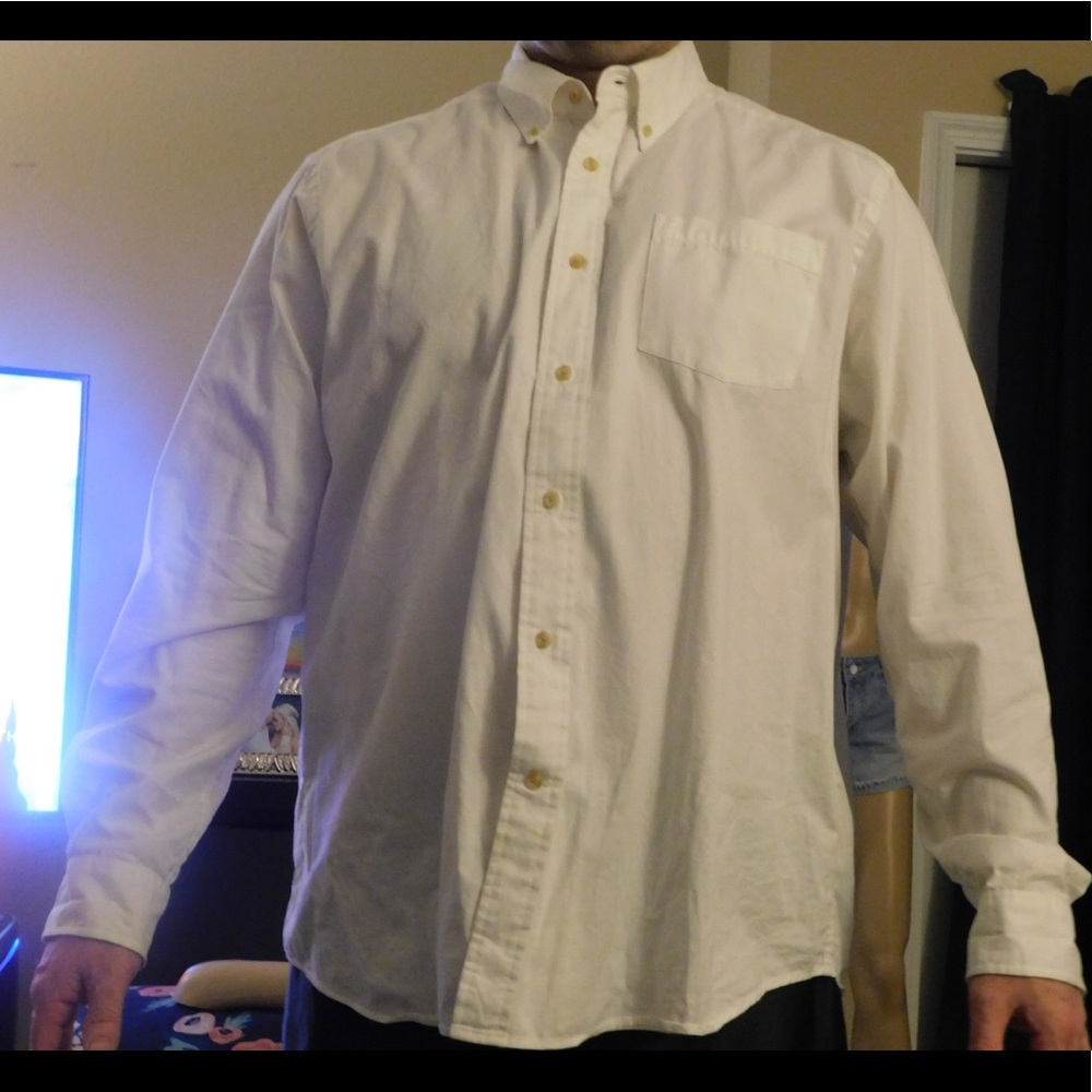 🎩EDDIE BAUER BUTTON DOWN WHITE CASUAL SHIRT🎩